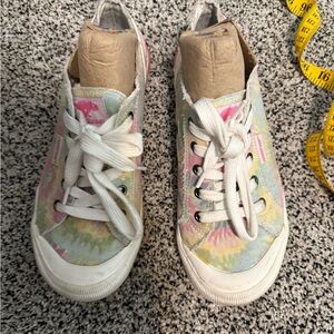 Tie-Dye Sneakers with White Laces rocket dog size 9